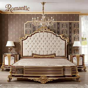 Cama King Size Turca de Lujo, con Marco de Madera Sólida Tallada en Oro, Cabecera Tapizada, Muebles para Dormitorio de Hotel o Villa - Product Image 1