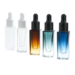 Nuevo diseño Mini Square 3ml 5ml 10ml Gradiente Azul Ámbar Vidrio transparente Base gruesa Frascos cuentagotas para sueros - Product Image 1