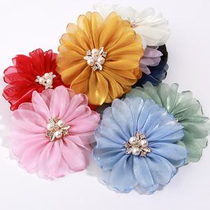 Broches de Flores Cosidos a Mano de Plástico Brillante de 9 cm con Borde Quemado y Pedrería, Borde Enrollado, para Decoración de Zapatos Deportivos, Sombreros y Ropa - Product Image 1