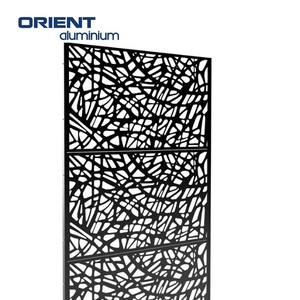 Paneles de <span class=keywords><strong>Cerca</strong></span> de Aluminio con Perfil de Madera Negra, Lámina Metálica Perforada de Alta Calidad Cortada con Láser, <span class=keywords><strong>para</strong></span> Jardines - Product Image 4