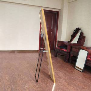 Miroir sur pied grand format moderne en alliage d'aluminium personnalisé avec cadre en verre et finition dorée, tendance 2025, design Art Déco - Product Image 5