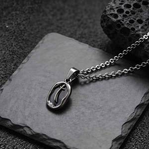 Collana Impermeabile da Uomo, Gioielli <span class=keywords><strong>Maschili</strong></span> in Acciaio Inossidabile Placcato <span class=keywords><strong>Oro</strong></span> 18K PVD, Elegante Ciondolo a Forma di Spada - Product Image 6