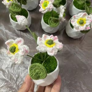Ramo pequeño de flores de loto de ganchillo, plantas en maceta, flores artificiales tejidas para siempre con maceta, amigos, madre, niños, regalo Personal - Product Image 1