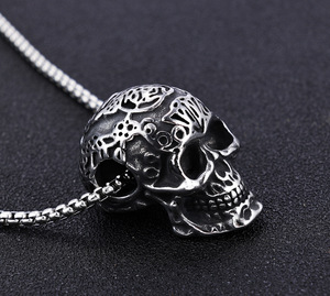 Collar con Colgante de Calavera Estilo Punk, Chapado en Oro de 18K, Acero Inoxidable Hipoalergénico, para Uso Diario - Product Image 3