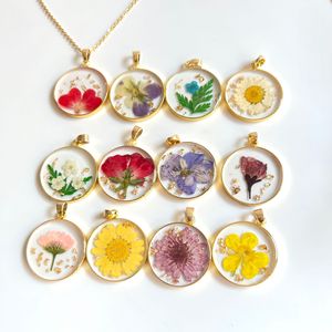 Lujo multiusos en forma de O <span class=keywords><strong>Bohemia</strong></span> Flor de nacimiento resina flores secas 18K chapado en oro moda colgante cadenas joyería collares - Product Image 6
