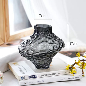 Vase en verre de style nordique pour salon, arrangement floral transparent, pièce décorative artistique créative - Product Image 6