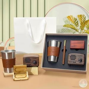Nouvel arrivage en stock : Coffret cadeau portable pour café filtre et moulin à café pour le voyage et le camping - Product Image 1