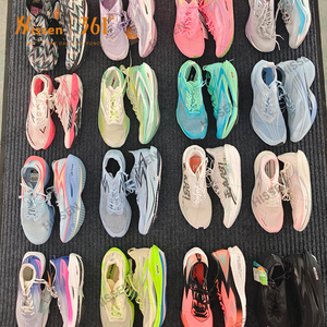 รองเท้าส่วนเกินขายส่ง สภาพเหมือนใหม่ สำหรับขายเป็นล็อต - Product Image 1