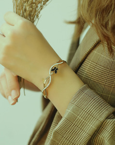 Bracelet papillon pour femme en or rose élégant, <span class=keywords><strong>prix</strong></span> <span class=keywords><strong>d</strong></span>'usine en stock - Product Image 4