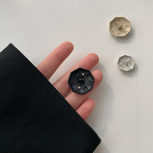 2025 nouvelles tendances fourrure métal bouton 18mm 23mm 25mm fantaisie bouton pour femmes manteau boutons décoratifs - Product Image 4