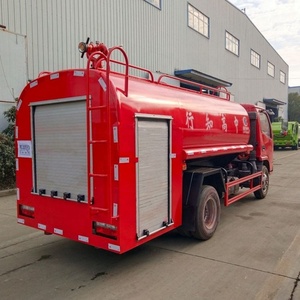 Small Red Fire Sprinkler Truck 3 Ton Fire Water Tank Truck with Fire <b>Monitor</b> Warning <b>Light</b> - Product Image 4