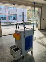 Chariot médical d'urgence en acier inoxydable Hochey Medical avec tiroirs verrouillables et roues silencieuses
