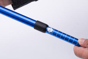 Bâton <span class=keywords><strong>de</strong></span> randonnée télescopique en alliage d'aluminium ultra-léger à 3 sections, bâton <span class=keywords><strong>de</strong></span> <span class=keywords><strong>ski</strong></span> avec embout en tungstène, verrouillage rapide, portable pour la randonnée et la marche - Product Image 3