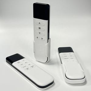 Télécommande universelle conçue pour la maison intelligente avec puce d'apprentissage du code, corps robuste en ABS et support de fixation inclus - Product Image 2