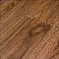 Revêtement de sol composite consolidé en plastique de luxe SPC Revêtement de sol en vinyle PVC SPC LVT LVP pour la décoration intérieure