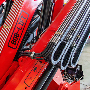 Grue à flèche articulée montée sur camion de 6,3 tonnes avec grappin pour la collecte de ferraille, chargeur hydraulique pliable, portée de 14,5 m - Product Image 4