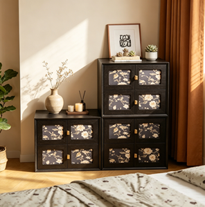 Mueble de Almacenamiento Moderno de Madera Negra con Paneles Florales y Perillas Doradas para Sala de Estar - Product Image 5