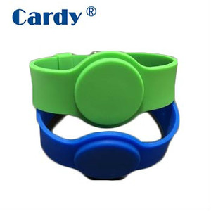 Pulseras RFID ajustables numeradas impermeables de silicona de goma promocionales al por mayor para casilleros de piscina de gimnasio - Product Image 5