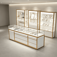 Vitrine de présentation de bijoux en verre sur mesure avec étagères réglables pour les magasins de luxe, les supermarchés et les centres commerciaux (CN)