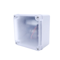 Porte automatique de poulailler en aluminium écologique moderne avec minuterie et capteur de lumière pour volailles de ferme