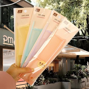 หวีพลาสติกซี่กว้างขนาดใหญ่สำหรับดูแลเส้นผม ใช้สำหรับความงาม คละสี - Product Image 3