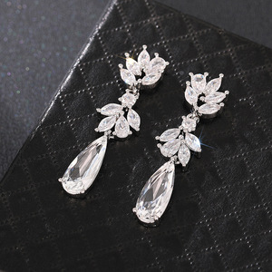 Orecchini Pendenti a Goccia Floreali per Donne, Gioielli Eleganti e di Tendenza - Product Image 6