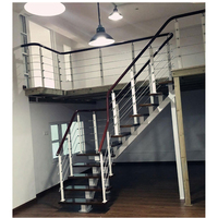 Escalier en verre pour la maison, design grillagé, escalier en spirale, escalier en forme de L