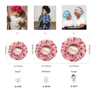 قبعات نوم للأطفال بتصميم لطيف وناعم باللون الوردي مع طباعة الفراولة، قبعات حريرية ساتان للأطفال - Product Image 4