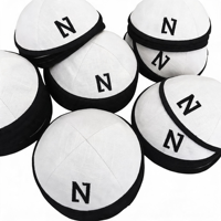 Kippa en lin personnalisée noir et blanc contrasté avec broderie de lettres, Kippot personnalisées, cadeaux de Bar Mitzvah, cadeaux Judaïca