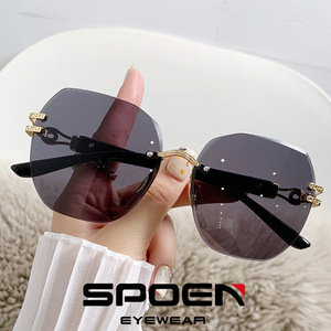 Gafas de sol con gradiente sin montura para mujer, UV400, rectangulares, para conducir al aire libre - Product Image 5