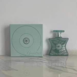 Bond No. 9 Parfums pour Hommes et Femmes - Eau de <span class=keywords><strong>Parfum</strong></span> - Senteur Florale Fruité Boisée - Longue Durée - <span class=keywords><strong>Parfum</strong></span> de Luxe de Niche - Product Image 6