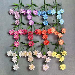 Fleurs de lys artificielles à double pétales en plastique et tissu pour décoration de mariage et de la maison - Product Image 2