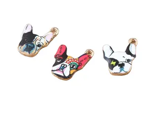 Carino fascini dello smalto di colore del cane di animale domestico cane personalizzati pet accessori dei monili di fascini di fascini per il braccialetto testa di cane animale a tema