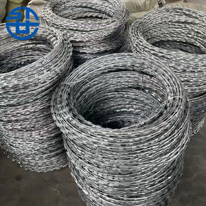 Chine Rouleau de fil de fer <span class=keywords><strong>barbelé</strong></span> de haute qualité Clôture en fil de fer <span class=keywords><strong>barbelé</strong></span> 100m 500m Bon <span class=keywords><strong>prix</strong></span> Corde à lame - Product Image 2