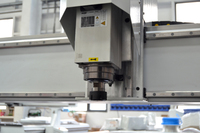 Routeur CNC économique 3 axes avec changeur d'outils MTC, moteur d'engrenage 6KW, broche 1300x2500mm, machine de découpe bois/acrylique/PVC, niveau d'entrée