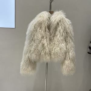 <span class=keywords><strong>Manteau</strong></span> d'hiver en fourrure de mouton à capuche Veste de mouton douce et bouclée <span class=keywords><strong>Manteau</strong></span> en fourrure de Mongolie véritable pour femmes - Product Image 3