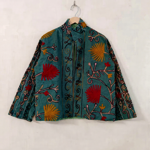 Chaqueta Corta Bordada Suzani Verde Azulado Hecha a Mano para Mujer, Estilo Vintage Artesanal, Prenda Exterior Abierta por Delante - Product Image 1