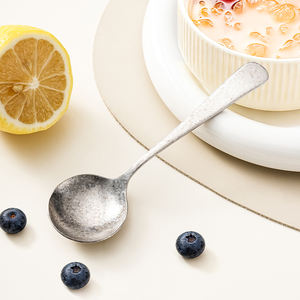 Cuillère moderne en titane pur, haute teneur en titane, antibactérienne, plaquée argent à 99,9 %, manche long, durable, résistante à la chaleur, compatible lave-vaisselle - Product Image 1