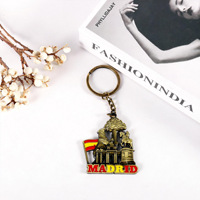 Porte-clés souvenir de voyage Madrid en alliage de zinc, pendentif ours enlacant un arbre en relief, cadeau vintage