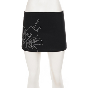 Minifalda Negra para Mujer con Adornos Florales de Pedrería, Cintura Alta, Corte en A, Estilo Y2K, para Fiestas y Clubes - Product Image 6