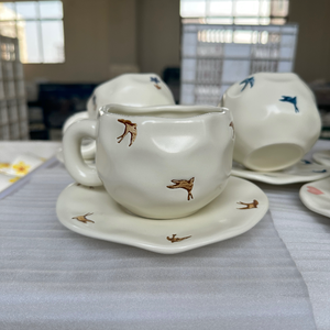 Set di Tazze da Tè Pomeridiano in Stile Janpandi Irregolare, Tazza da Caffè in Ceramica Dipinta a Mano con <span class=keywords><strong>Piattino</strong></span>, Design Unico per Amanti del Caffè e del Tè - Product Image 4
