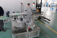 Machine d'étiquetage et de scellage d'angle pour boîtes cadeaux avec applicateur d'étiquettes et machine d'emballage