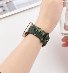 Bracelet de montre en caoutchouc de silicone camouflage pour <span class=keywords><strong>Apple</strong></span> <span class=keywords><strong>Watch</strong></span> Series10 9 8 <span class=keywords><strong>7</strong></span> Ultra SE Boucle papillon Bracelet de sport Bracelet Bracelet - Product Image 6