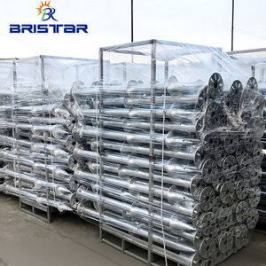 Vis de terre personnalisée pour systèmes photovoltaïques (PV) avec bride réglable, galvanisée à chaud, 4 pales - Product Image 5