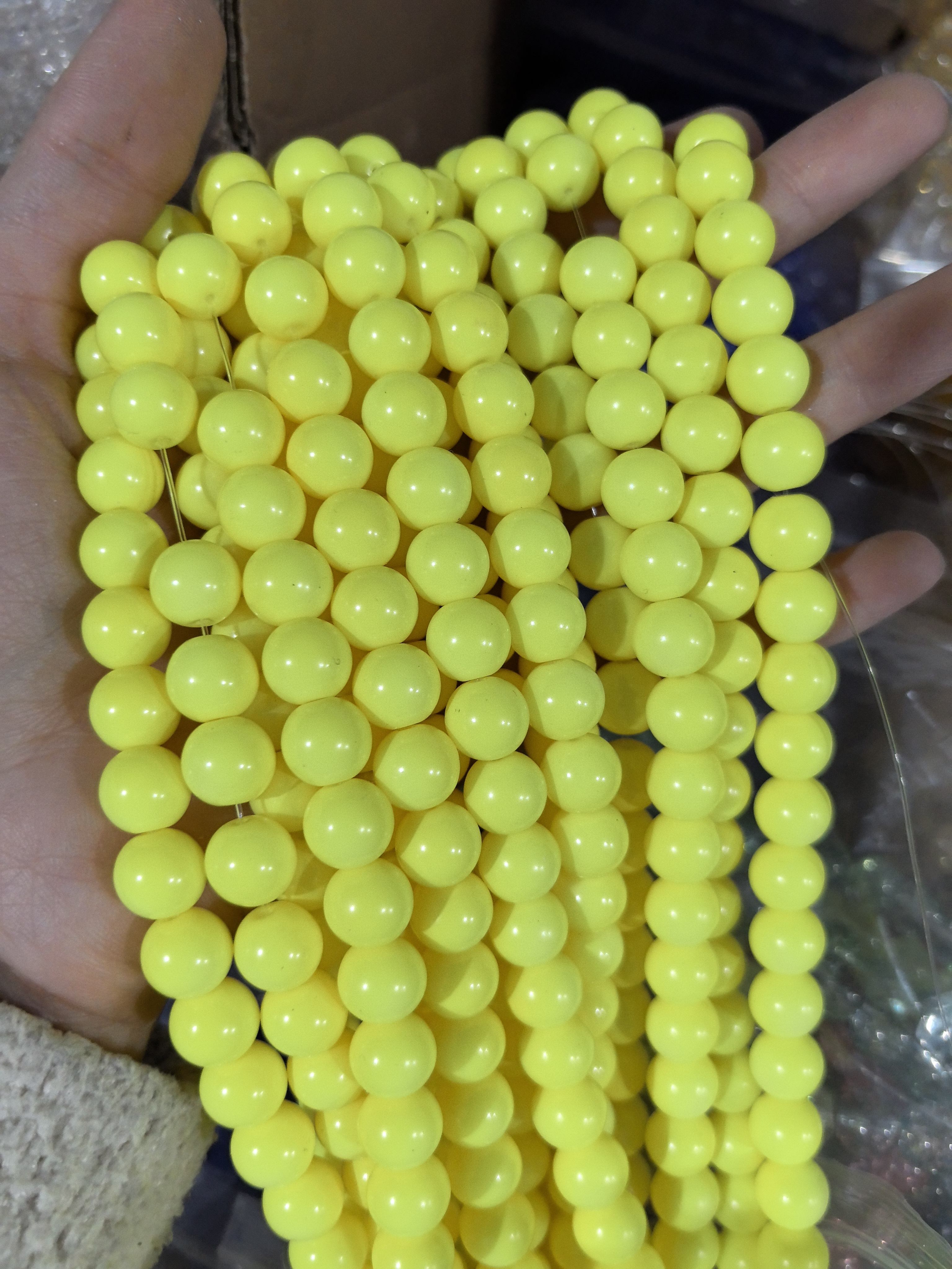 สีเหลือง