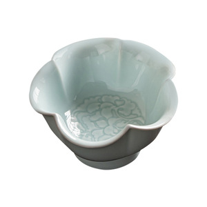 Assiette à pieds hauts en céramique en forme de pétale de lotus, plat à fruits pour mariage et goûter, plat en porcelaine de couleur unie - Product Image 5
