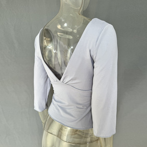 Blusa Ajustada de <span class=keywords><strong>Mujer</strong></span> con Escote Profundo en V, Espalda Descubierta, Manga 3/4, Busto Fruncido y Aberturas Laterales - Estilo Sehe Fashion - Product Image 6