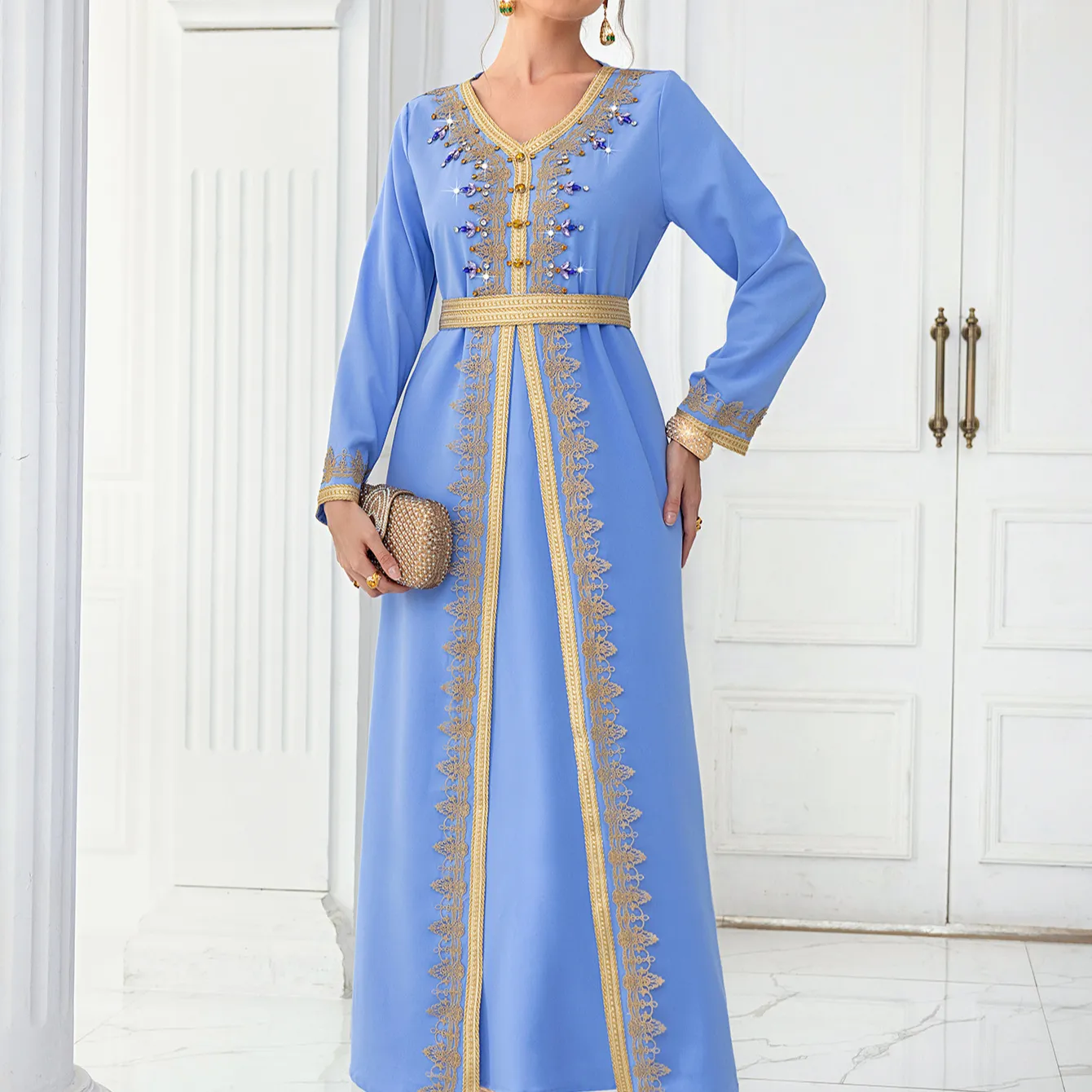 فستان كاجوال للخريف للنساء فستان إسلامي عربي بأكمام طويلة مزين بالماس والخيوط اليدوية باللون الأزرق الفاتح