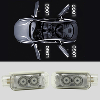 Plug and play 12V auto bienvenue lumière avec deux logos transfert de chaleur dynamique laser logo personnalisé porte de voiture logo projecteur lumière