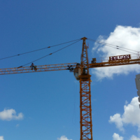 Grue à tour mobile 5T HAISHAN à ascension interne avec moteur à engrenages - Haute efficacité pour la construction QTZ66-HS5010A